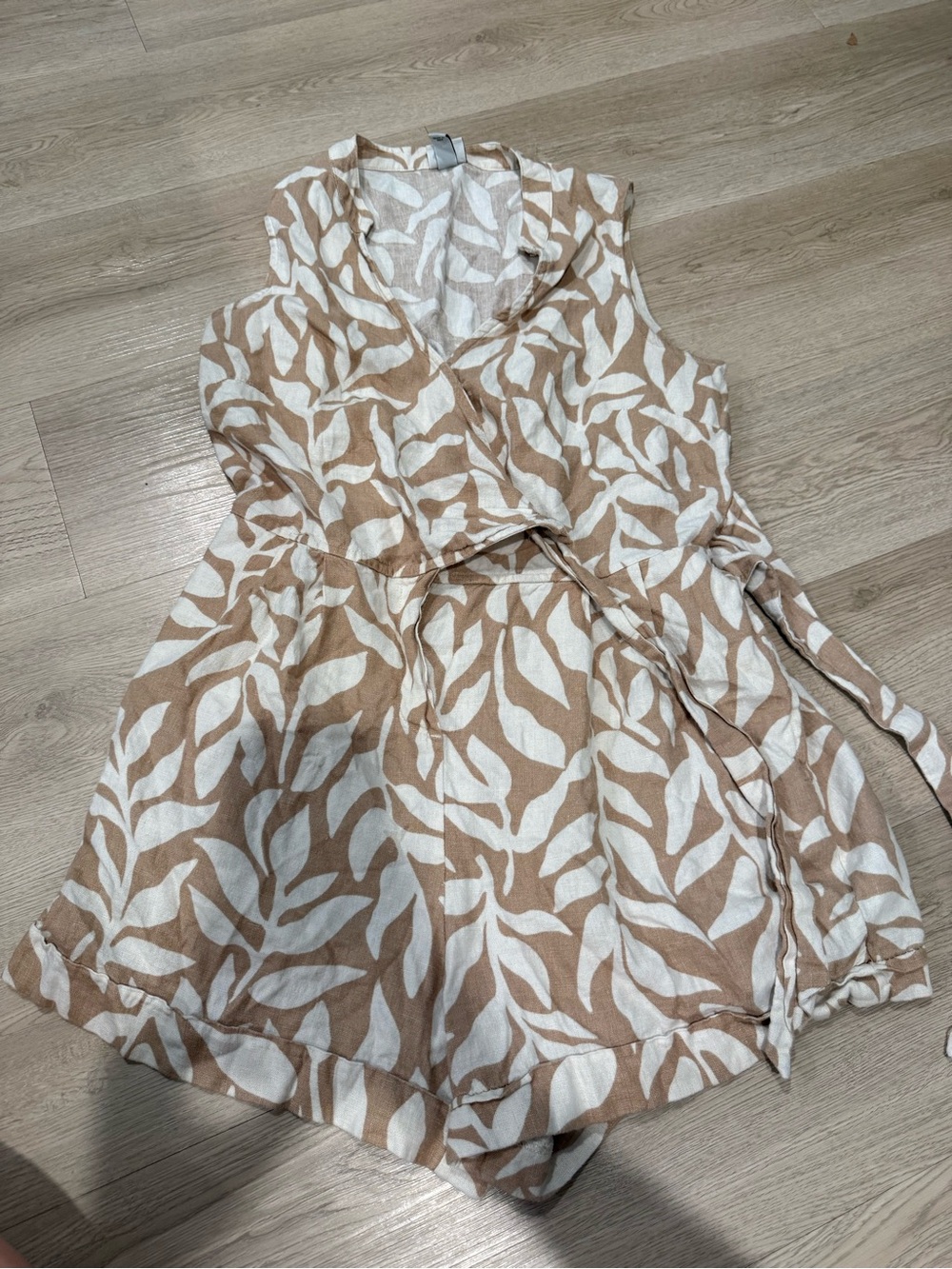 A New Day Printed Tie Romper Size Small Like New